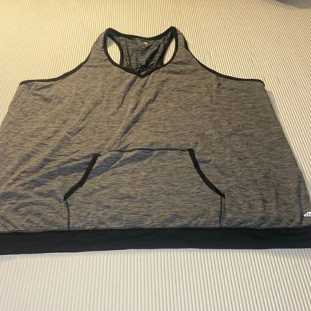 Maurice’s In Motion Athletic Top Size 3